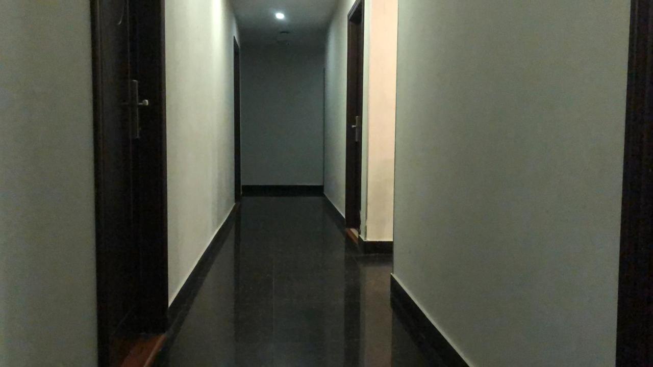 Super Oyo 90668 Joy Inn Miri Bagian luar foto