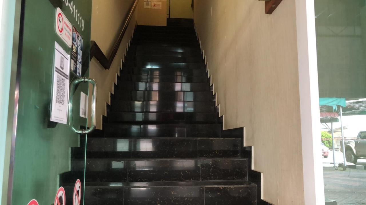 Super Oyo 90668 Joy Inn Miri Bagian luar foto