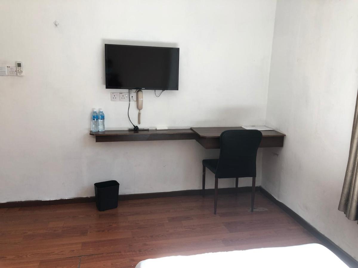 Super Oyo 90668 Joy Inn Miri Bagian luar foto